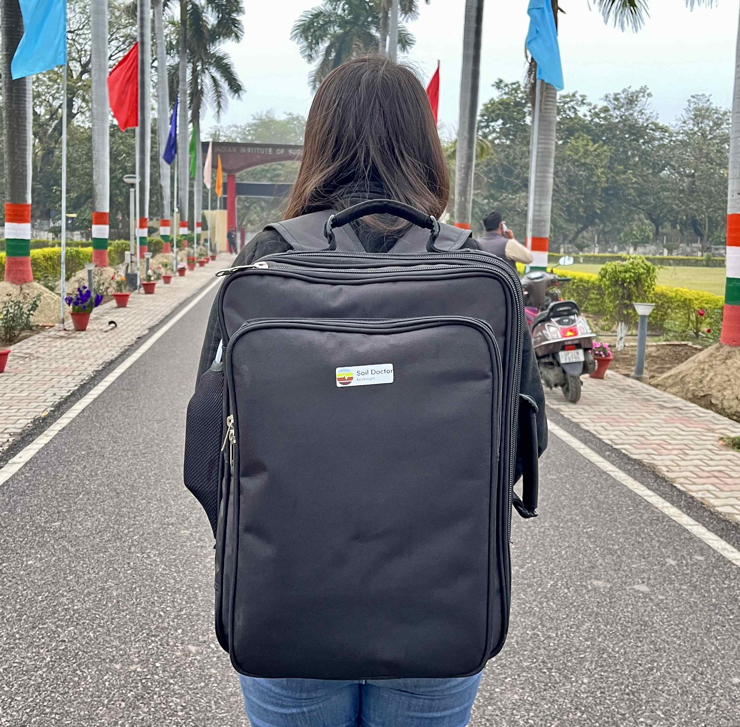 Portable soil testing kit for on-field agriculture soil analysis